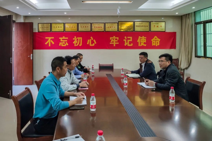 黄华勇深入寻乌分公司调研